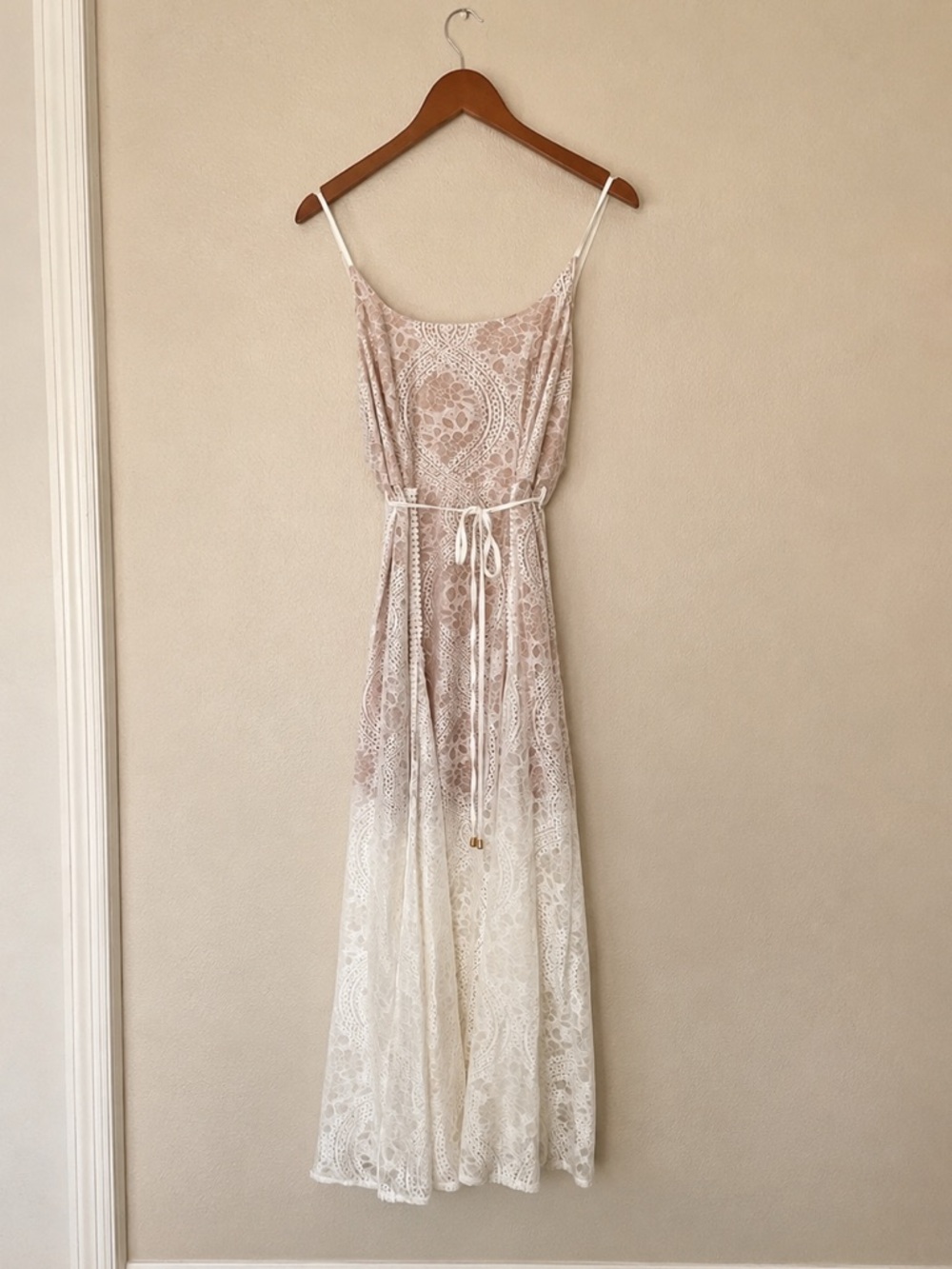 Selfie Leslie Palm Springs Lace Overlay Maxi Dress White AU 14 US XL Romantic - Picture 3 of 12